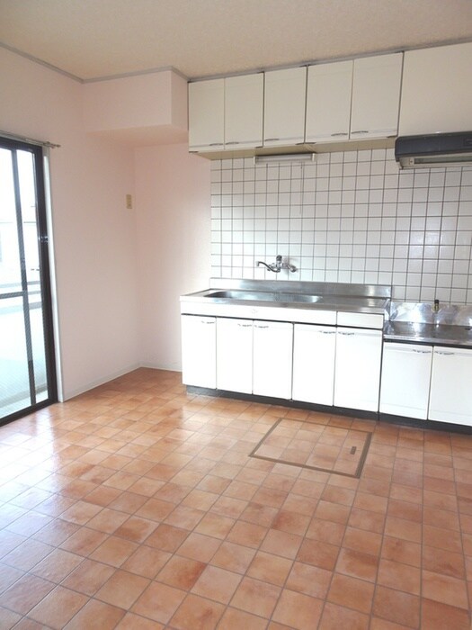 ファミ－ル末廣の物件内観写真