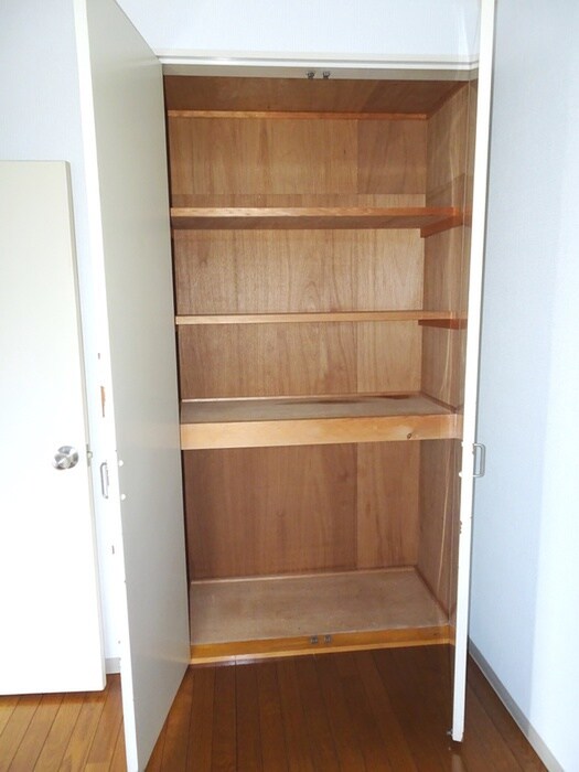 ファミ－ル末廣の物件内観写真