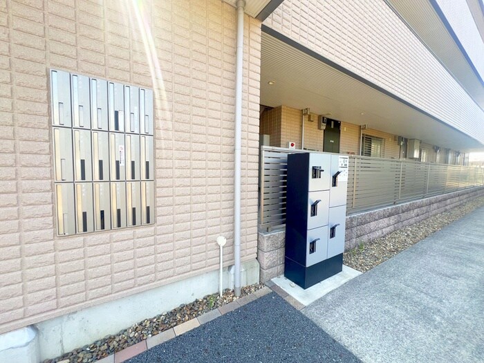 オーク本木の物件外観写真