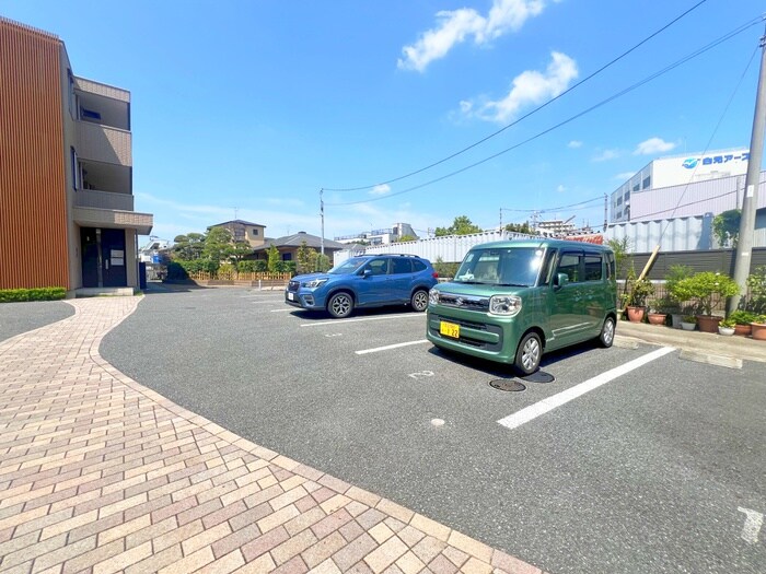 オーク本木の物件外観写真