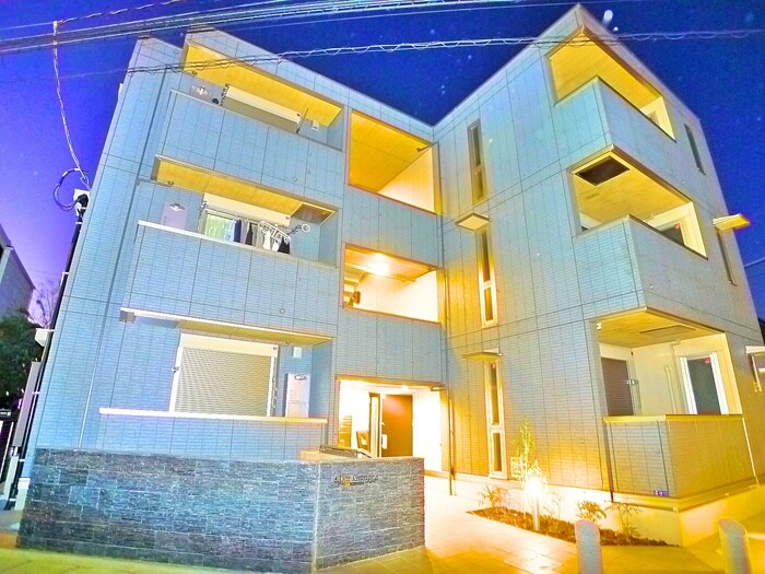 Der Grenzeの物件外観写真