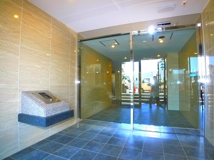 レオ四拾八番館の物件外観写真