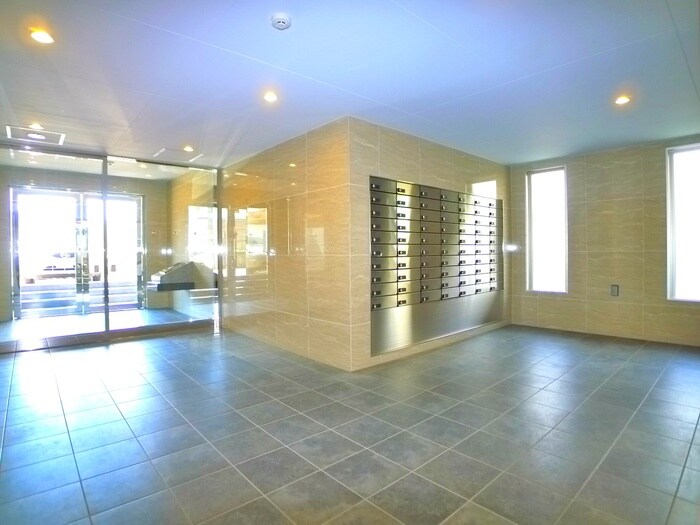 レオ四拾八番館の物件外観写真