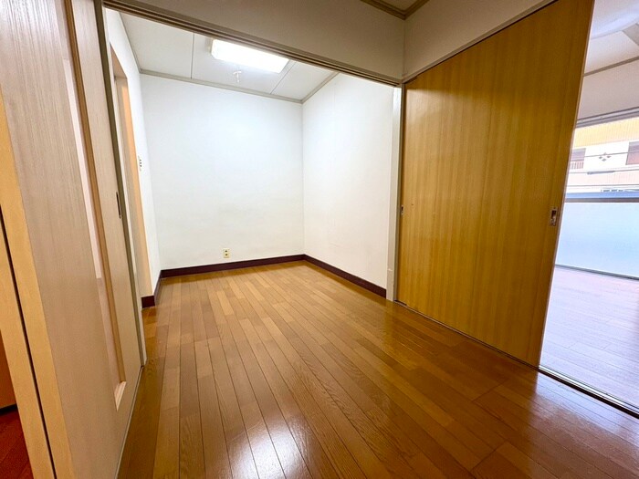 イズミマンションの物件内観写真