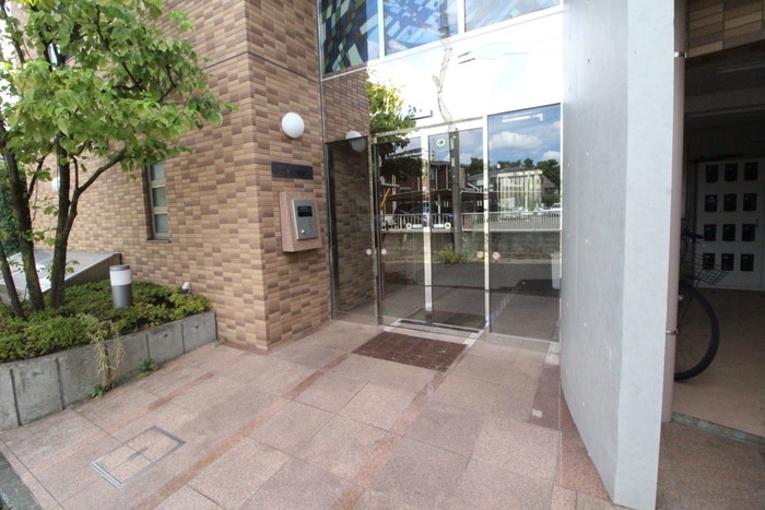 グラティア南烏山イ－ストの物件外観写真