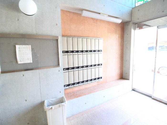 グラティア南烏山イ－ストの物件外観写真