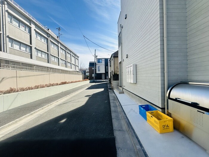 ＰＥＴＩＴ　ＫＯＳＵＧＥの物件外観写真