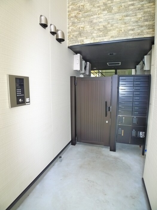 中山パークスイートの物件外観写真