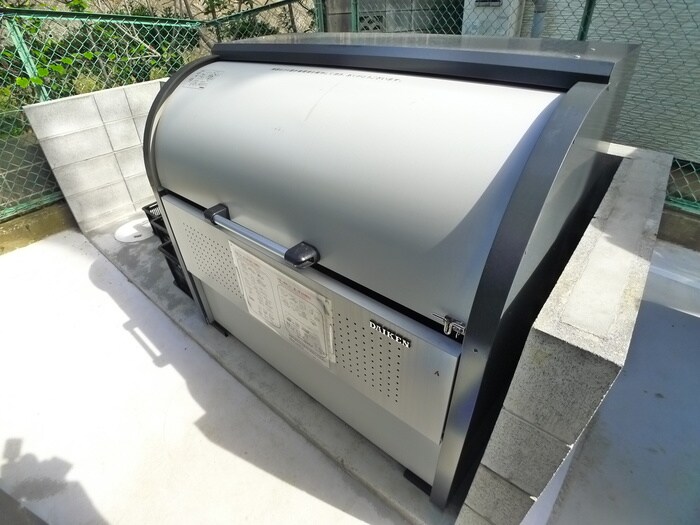 中山パークスイートの物件外観写真