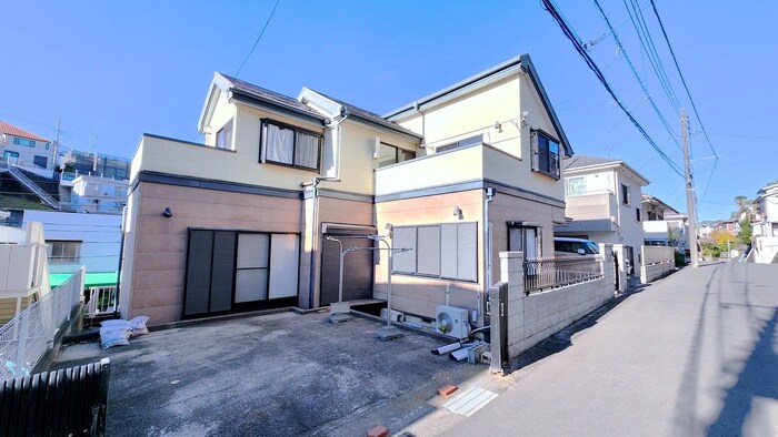 西生田５丁目貸家の物件外観写真