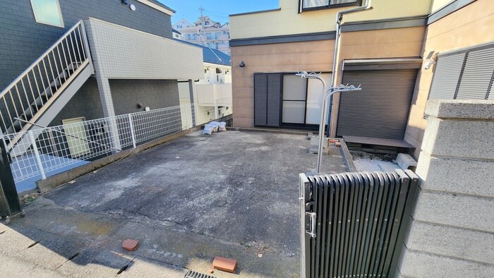 西生田５丁目貸家の物件外観写真