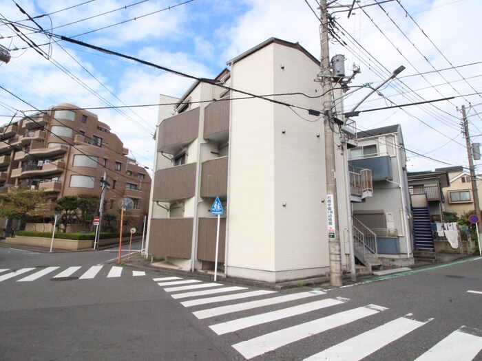 カーナYokohamaの物件外観写真