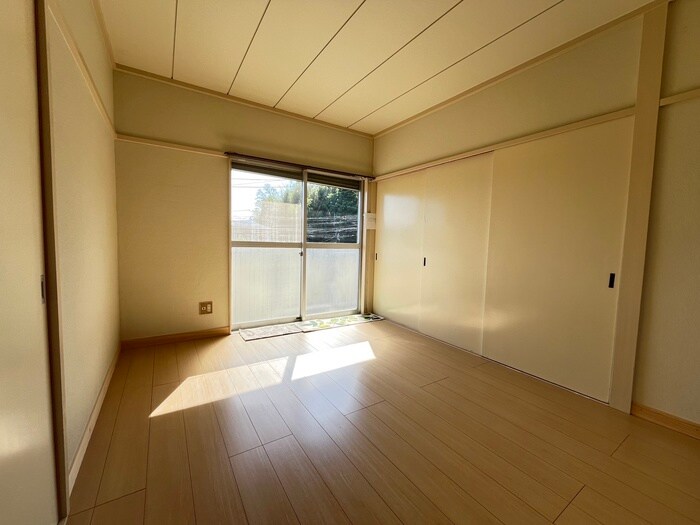 ヴィラガ－デンの物件内観写真