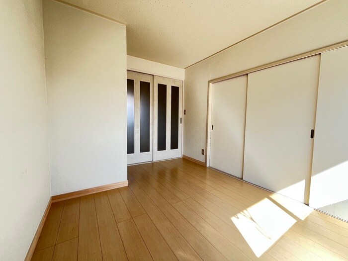 ヴィラガ－デンの物件内観写真