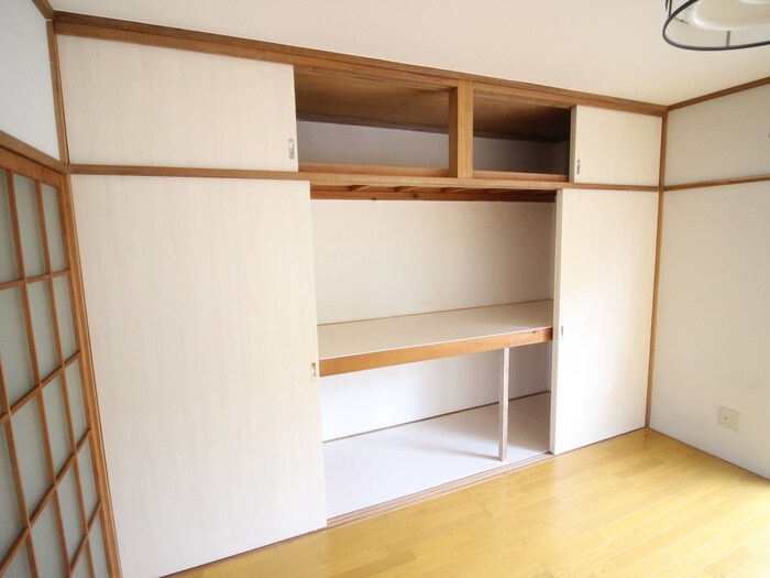 ヴィラガ－デンの物件内観写真