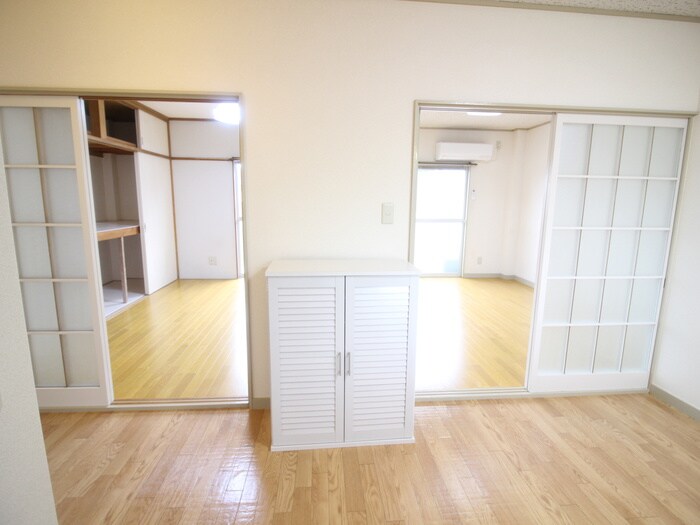 ヴィラガ－デンの物件内観写真