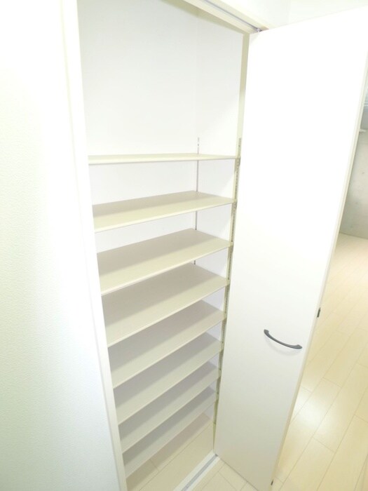 ＡＴＯＲＡＳ　ＭＡＫＵＨＡＲＩの物件内観写真