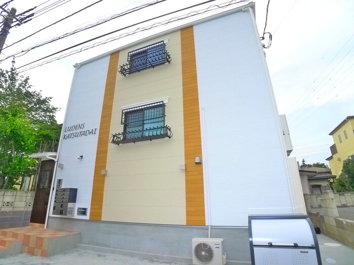 LUDENS KATSUTADAIの物件外観写真