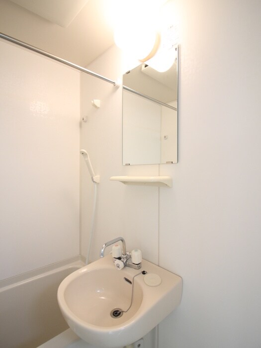 リ－ヴェルポ－ト横浜三ッ沢Ⅲの物件内観写真