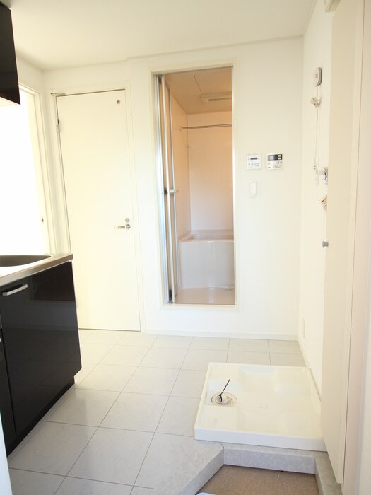 リ－ヴェルポ－ト横浜三ッ沢Ⅲの物件内観写真