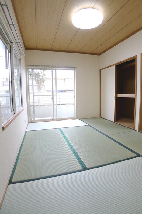 シャイニ－ハウスの物件内観写真