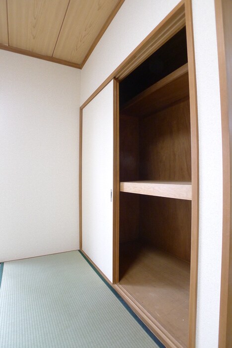 シャイニ－ハウスの物件内観写真