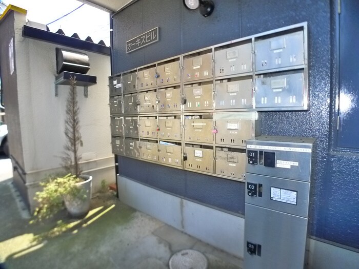 オ－キスビルの物件外観写真