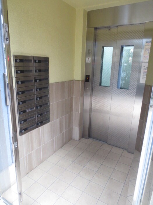 リトルズ篠崎の物件外観写真