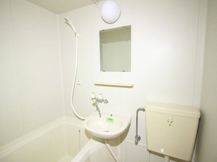 ヴィラ・エイ－ルの物件内観写真