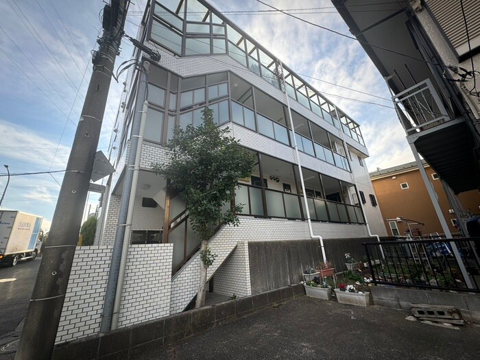 ファーストクラス鶴ケ峰(303)の物件外観写真