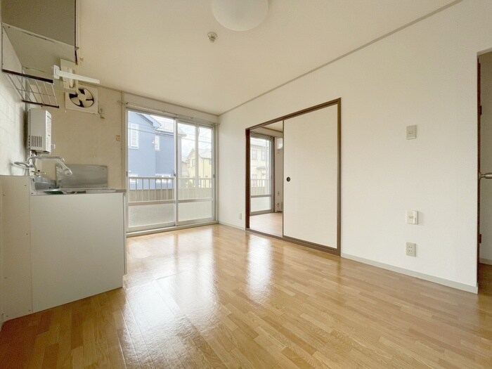 シャトル　ホワイトの物件内観写真