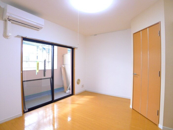 ウィッシュ・スクエア・イーストの物件内観写真