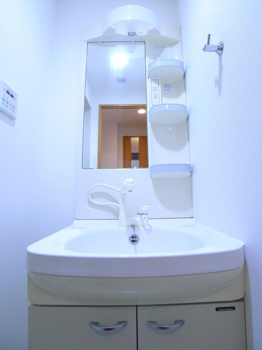 ウィッシュ・スクエア・イーストの物件内観写真