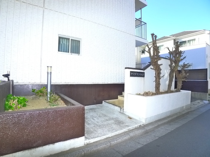 ヤマダマンションの物件外観写真