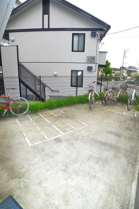 ロイヤル・クレストの物件外観写真