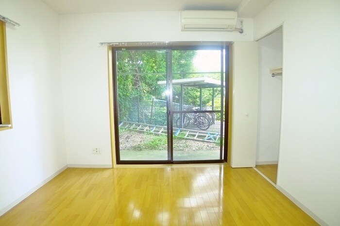 ロイヤル・クレストの物件内観写真