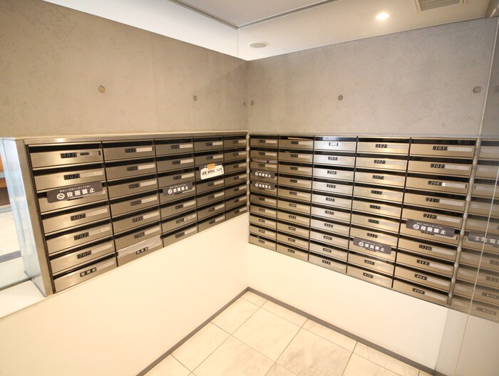 レジディア新川(215)の物件外観写真