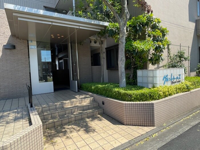 グラントゥ－ルスの物件外観写真