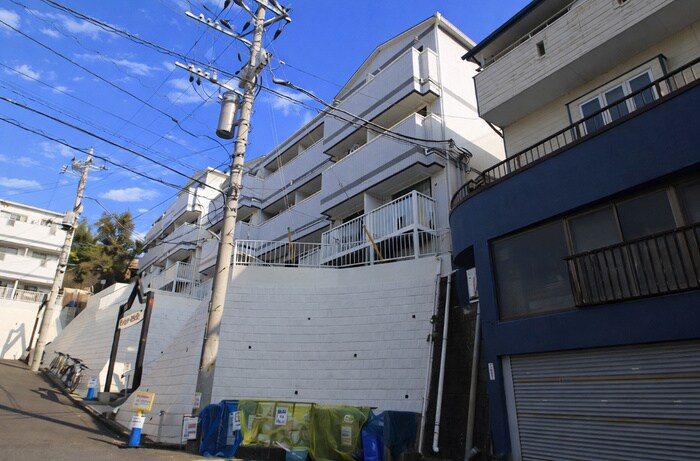 ビバリ－ヒルズＡの物件外観写真