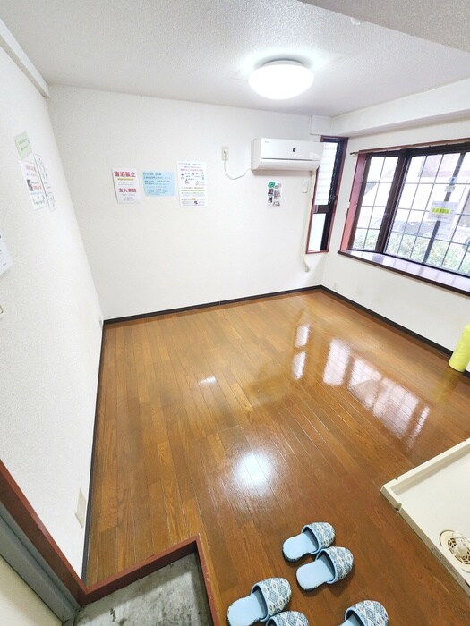 ビバリ－ヒルズＡの物件内観写真