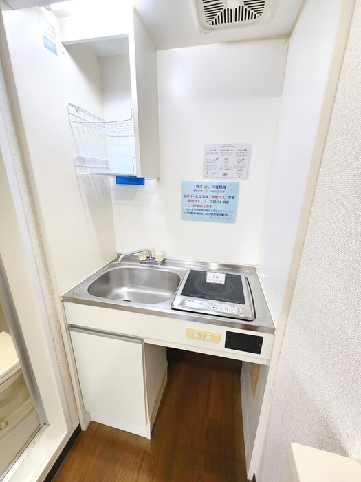 ビバリ－ヒルズＡの物件内観写真