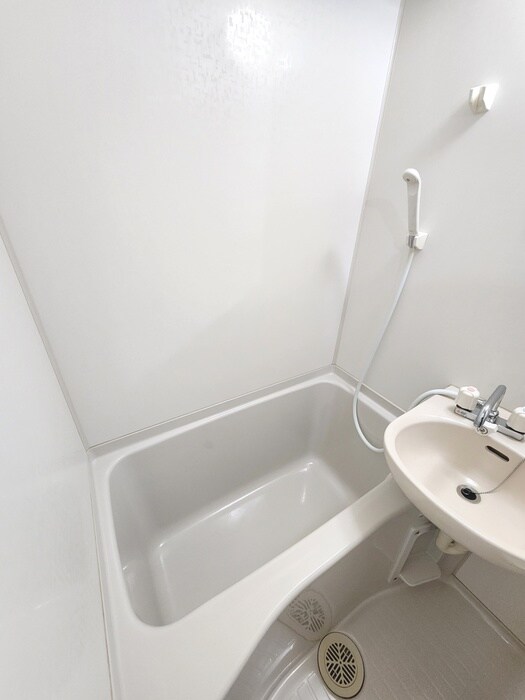 ビバリ－ヒルズＡの物件内観写真