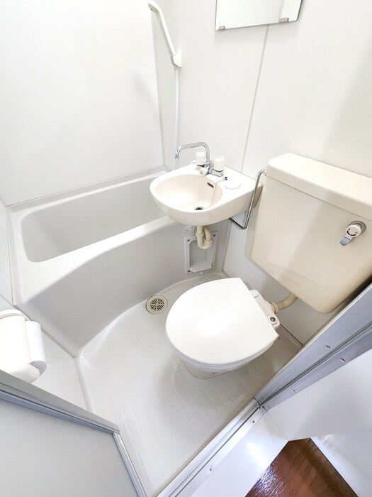 ビバリ－ヒルズＡの物件内観写真