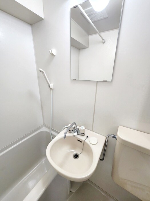 ビバリ－ヒルズＡの物件内観写真