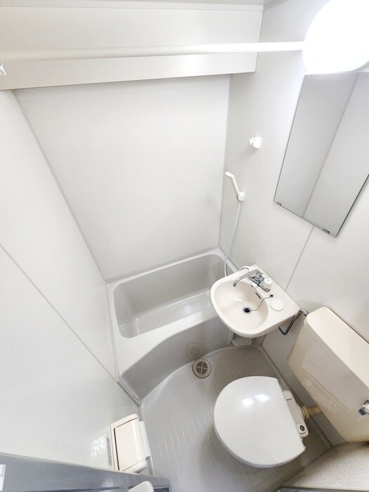 ビバリ－ヒルズＡの物件内観写真