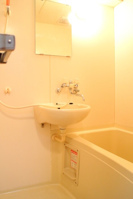 ビバリ－ヒルズＣの物件内観写真