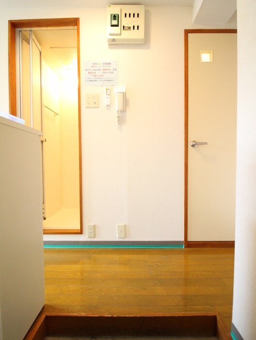 ビバリ－ヒルズＣの物件内観写真