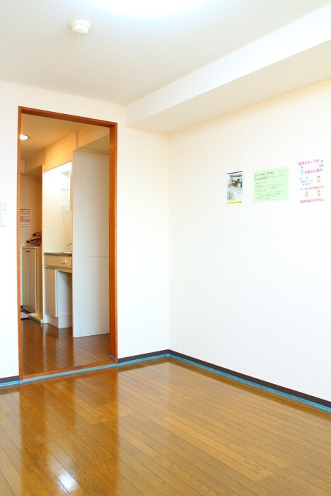 ビバリ－ヒルズＣの物件内観写真