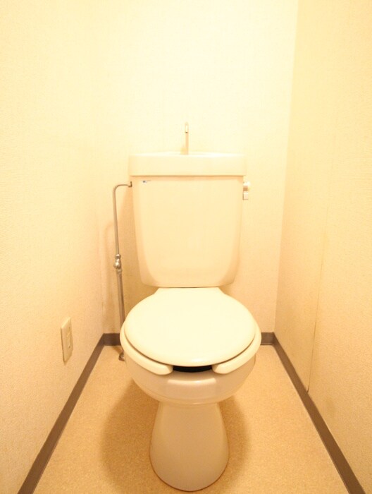 ビバリ－ヒルズＣの物件内観写真