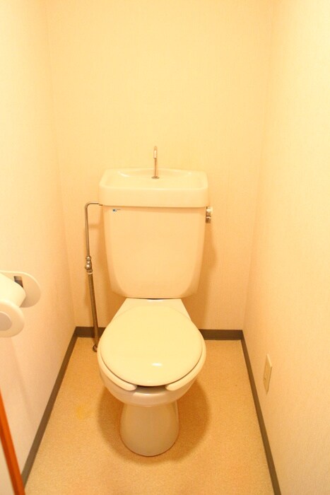 ビバリ－ヒルズＣの物件内観写真